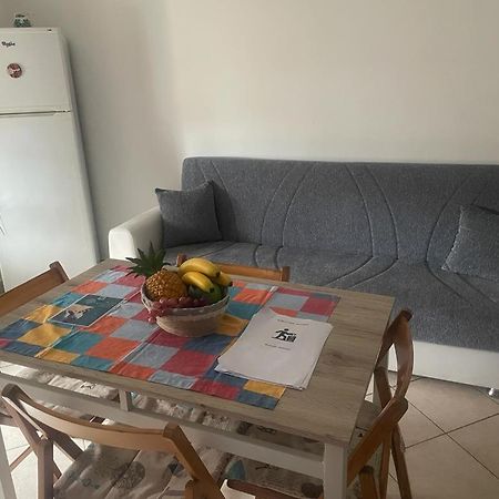 Airport Apartment Alloggio Turistico T&C Fiumicino Exteriér fotografie